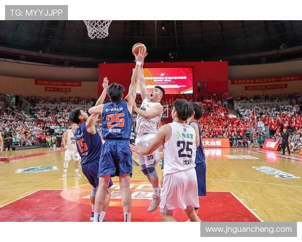 以篮球为纽带探索团队协作与青春激情在赛场上的完美融合