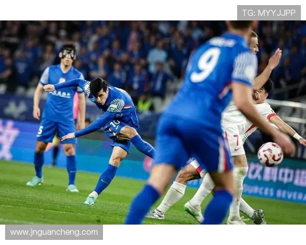 精彩对决：某队以3比2逆转胜利，赛后分析与亮点回顾