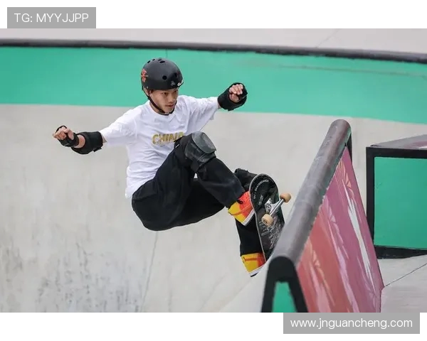 滑板热潮来袭:深入了解上海滑板队的训练与竞技状态 滑板热潮来袭:深入了解上海滑板队的训练与竞技状态