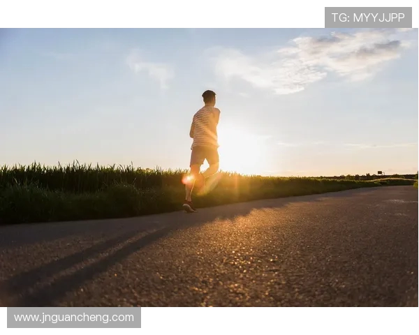 坚持力量与汗水铸就健康人生打造科学健身与自律生活方式