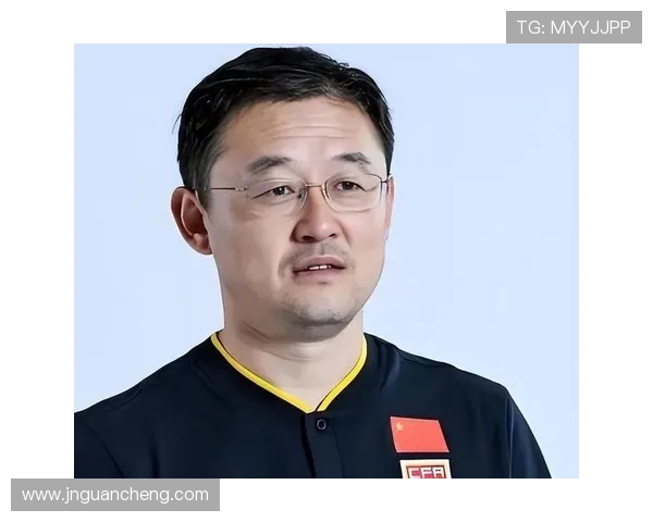 孙继海的足球生涯与中国足球发展的关联探析：从球场到教练的成长历程