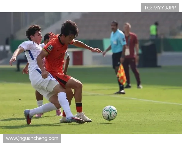 中国队迎战乌兹别克斯坦世预赛争夺世界杯入场券的关键之战