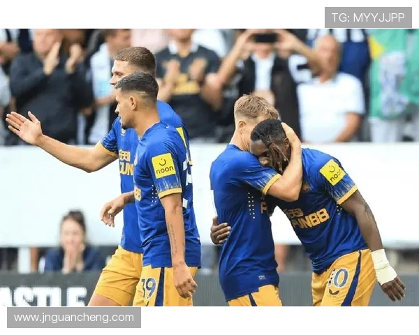 伊泽尔主场迎战甘冈双方争夺关键三分的激烈对决