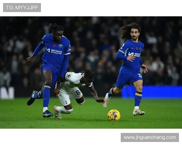 佛罗伦萨与史帕尔的精彩对决揭示意甲联赛的激烈竞争与球队实力较量