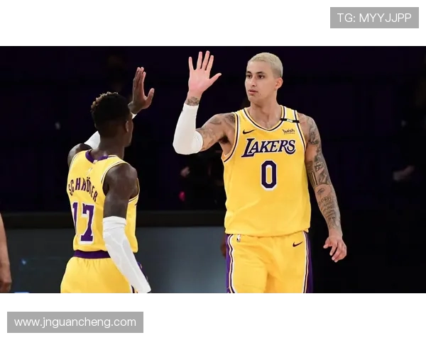 凯尔库兹马的篮球之路与成长历程探讨