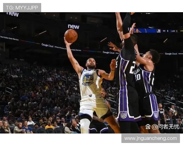 勇士与火箭季后赛激战正酣双方争夺激烈引发球迷热议